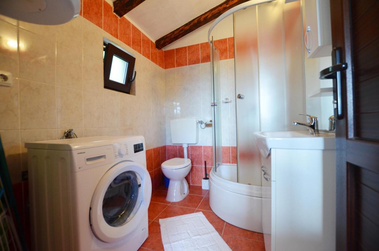 Zminj Apartments Bagian luar foto