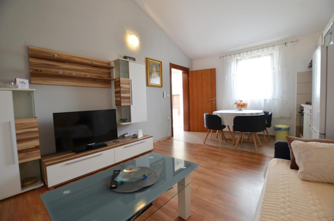 Zminj Apartments Bagian luar foto