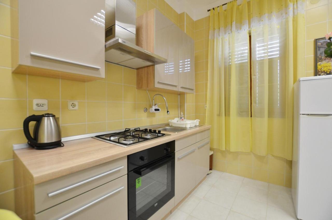 Zminj Apartments Bagian luar foto