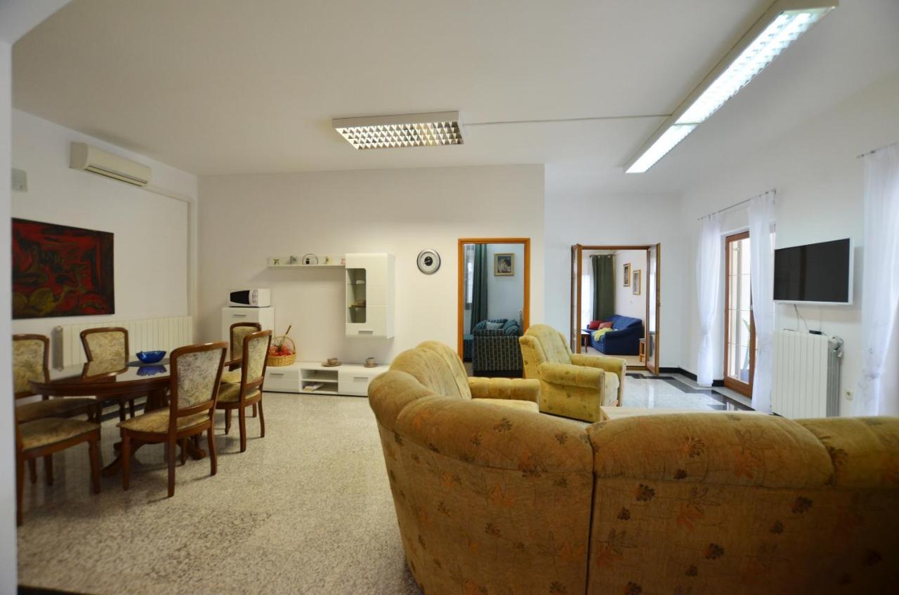 Zminj Apartments Bagian luar foto