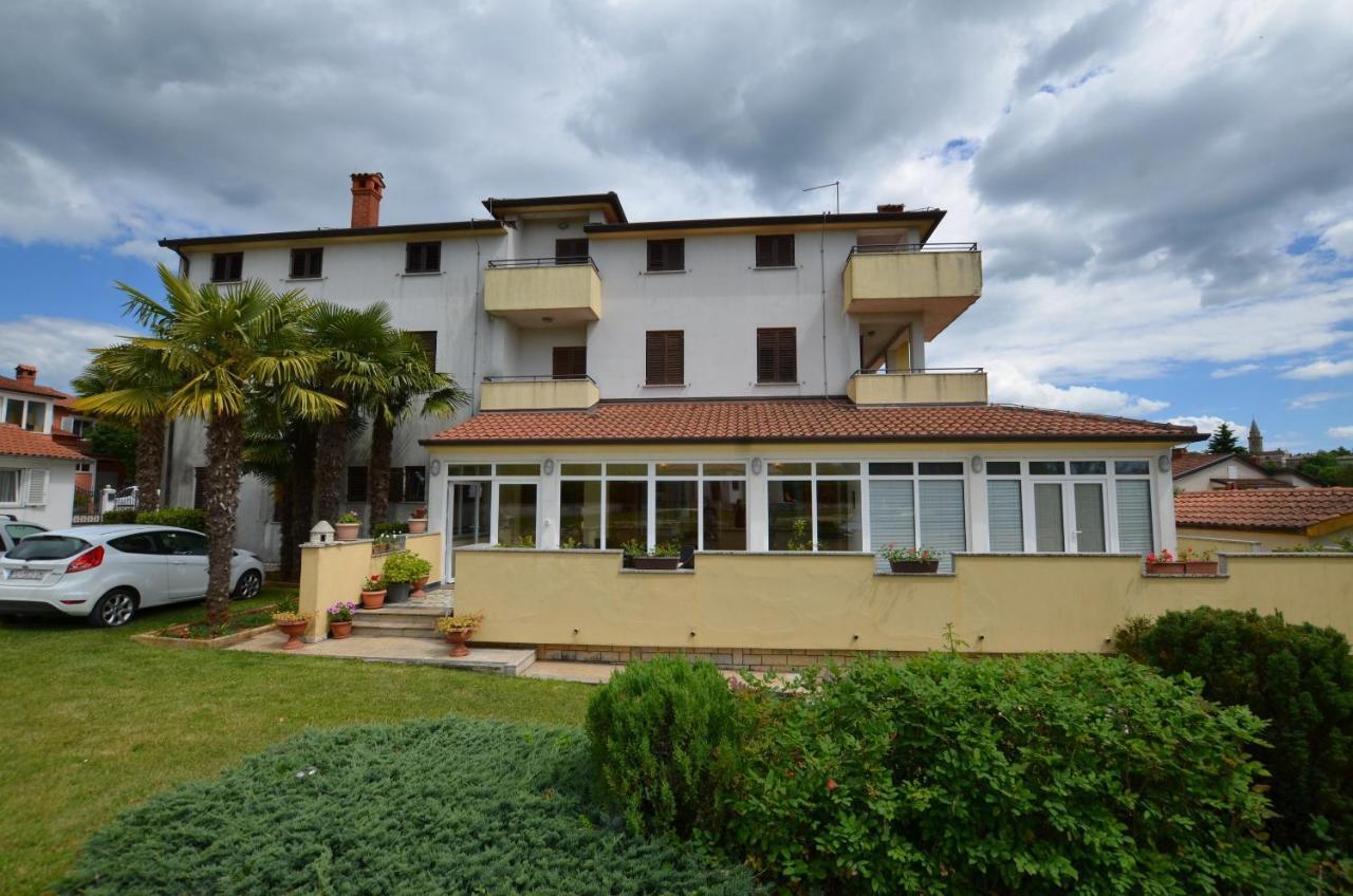 Zminj Apartments Bagian luar foto
