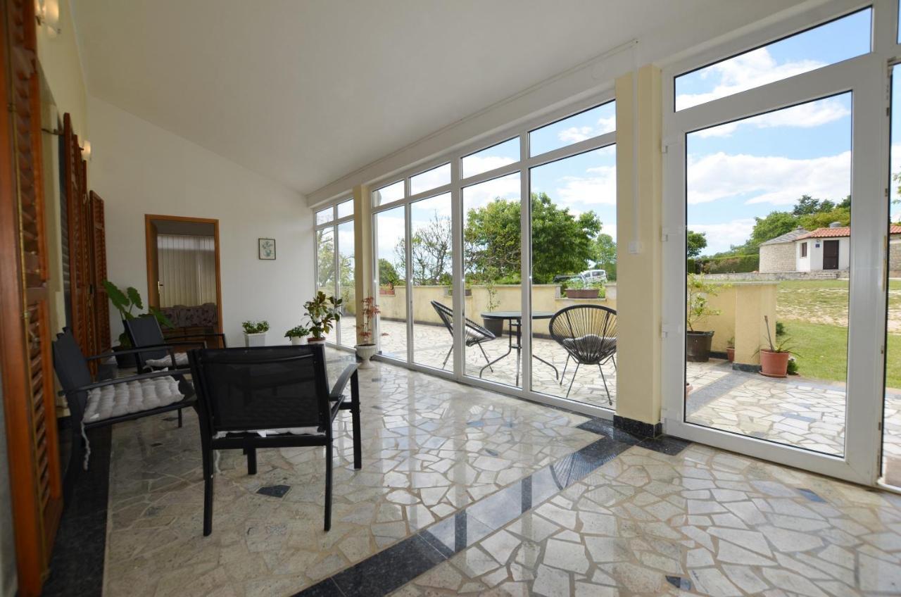 Zminj Apartments Bagian luar foto