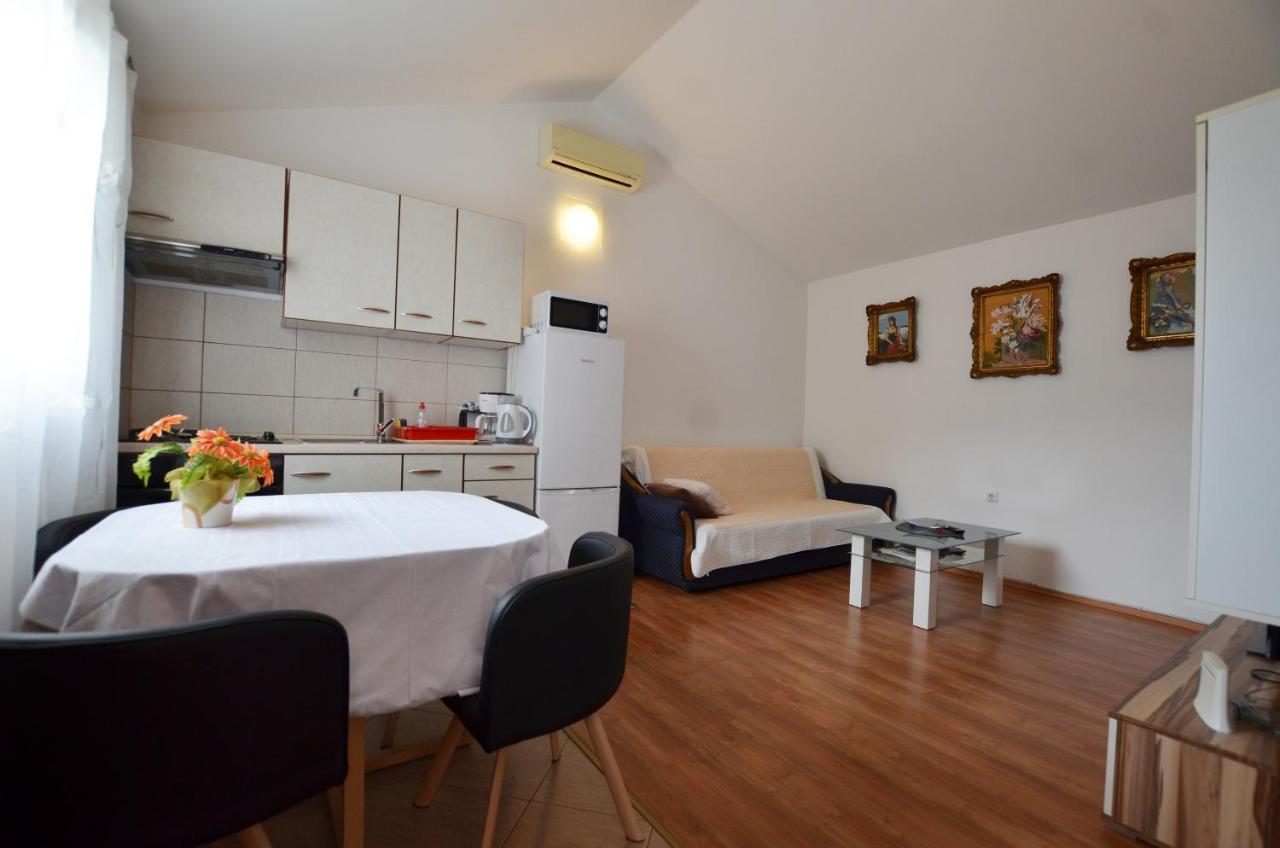 Zminj Apartments Bagian luar foto