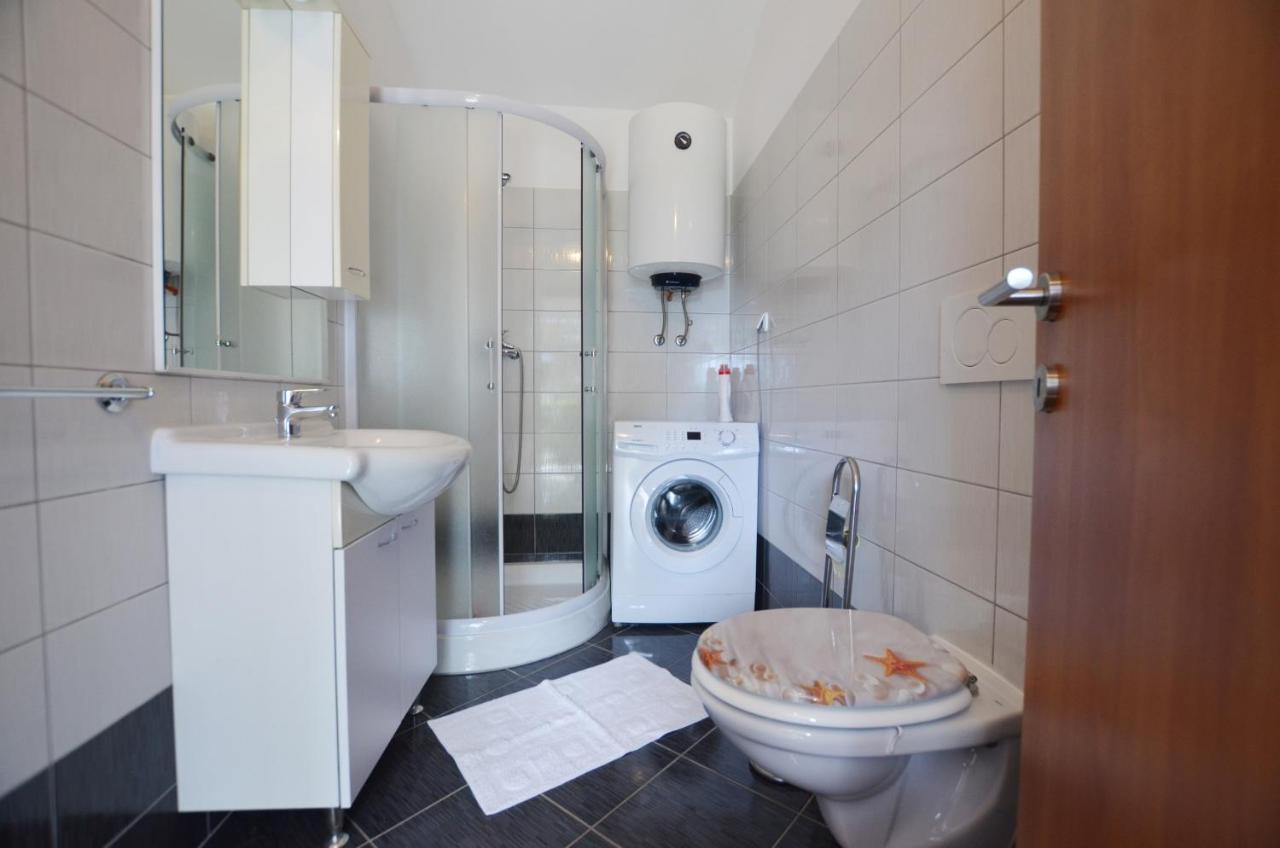 Zminj Apartments Bagian luar foto