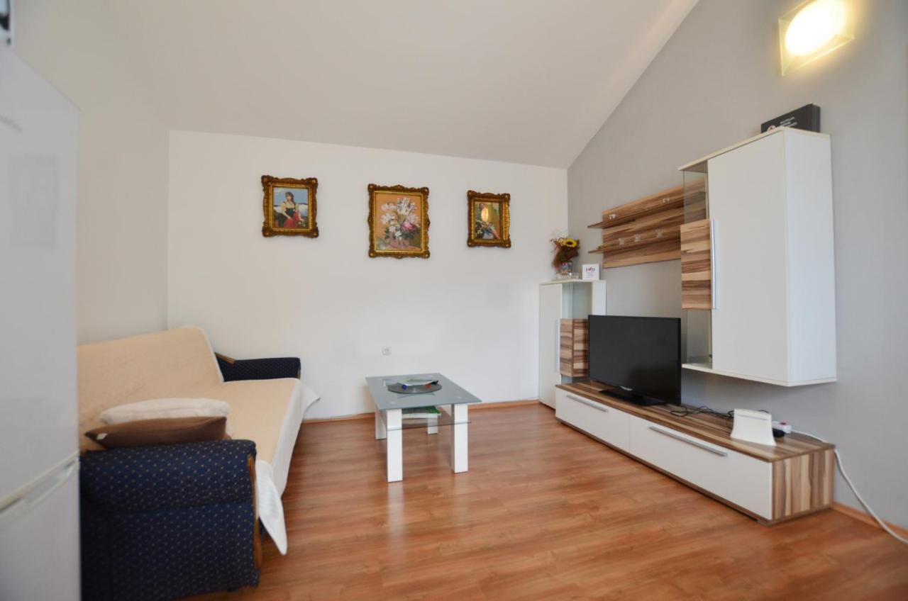 Zminj Apartments Bagian luar foto